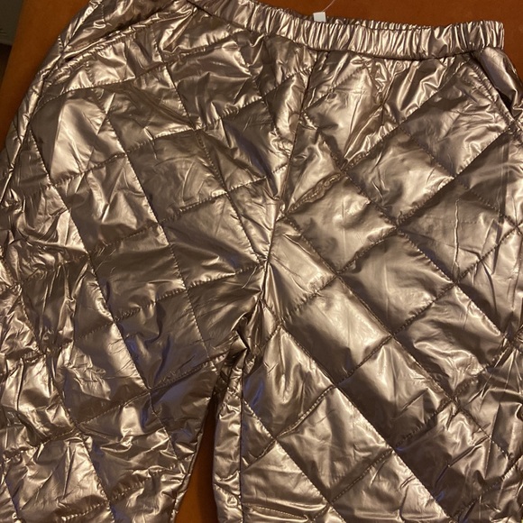 Give It All To Me 3 Piece Rose Gold Set. - Picture 4 of 5